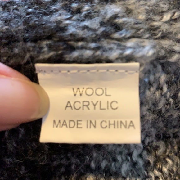 Cowl neck poncho with tassels - Picture 4 of 6